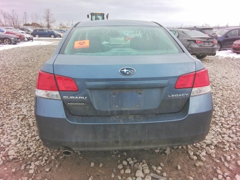 2013 Subaru Legacy 2.5i Premium