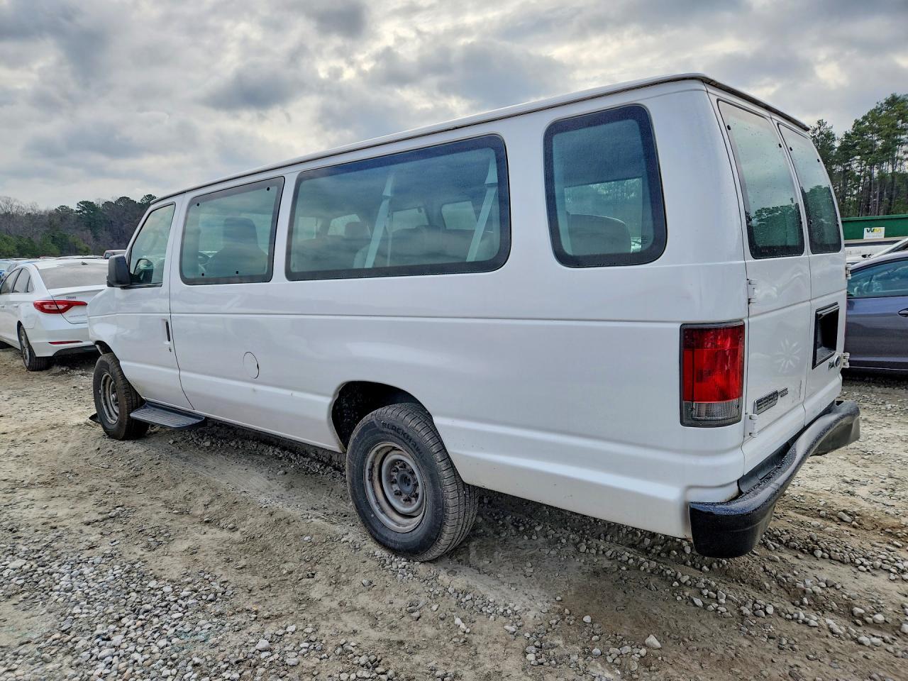 2014 Ford Econoline E350 Super Duty Wagon