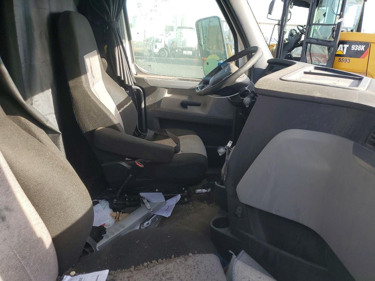 2021 Freightliner Cascadia 126