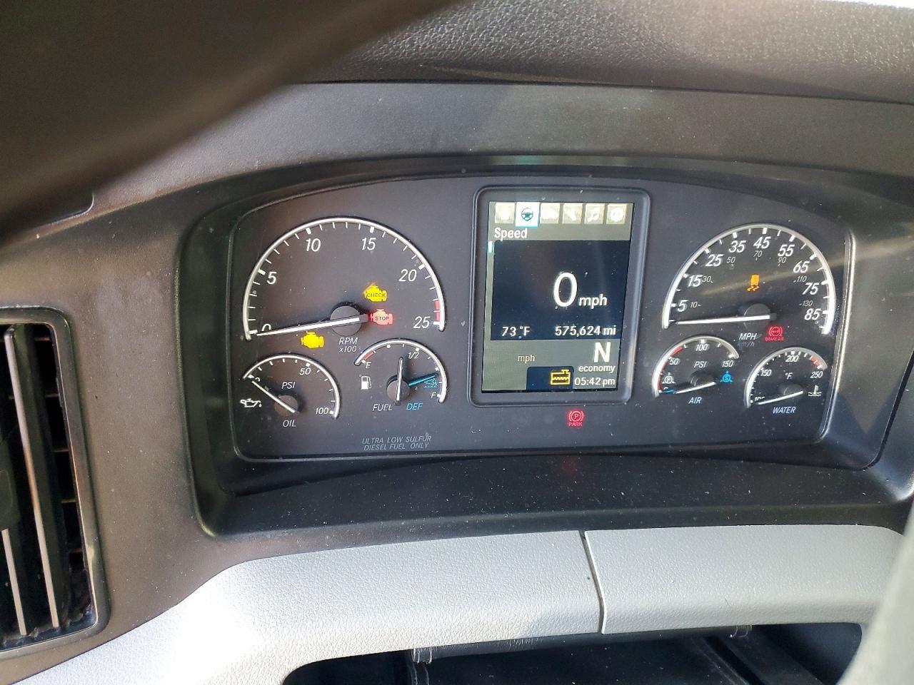 2021 Freightliner Cascadia 126