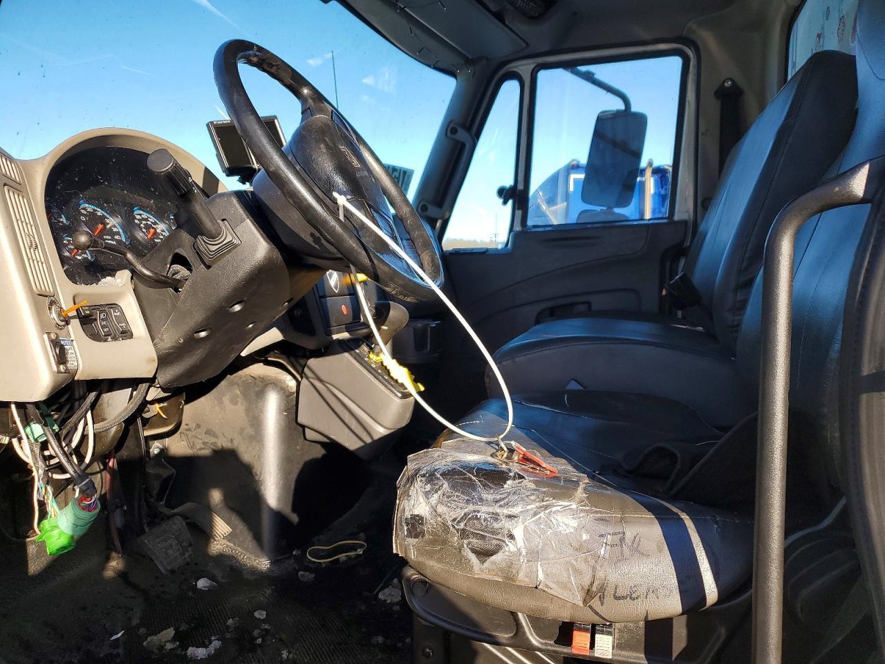 2019 International 4300 BOX Truck