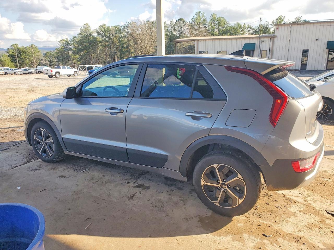 2026 KIA Niro lx