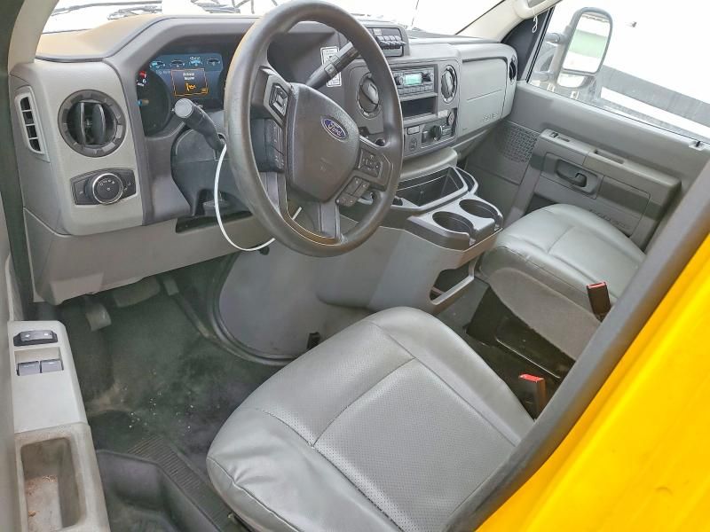 2022 Ford E350 BOX Truck