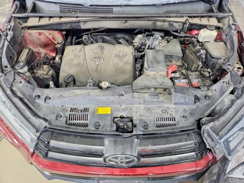 2018 Toyota Highlander se