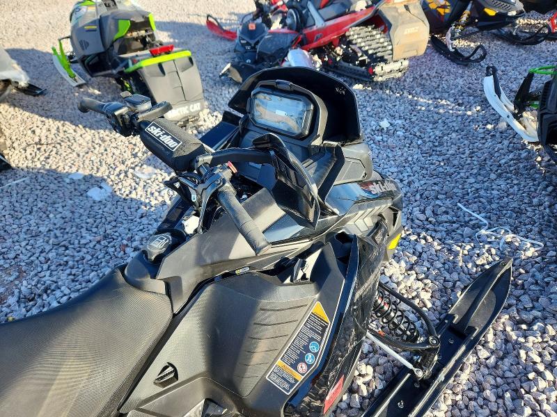 2023 Skidoo Renegade Adrenaline