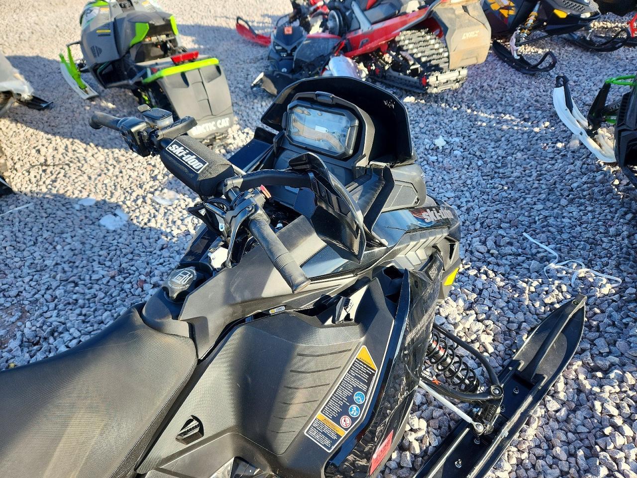 2023 Skidoo Renegade Adrenaline