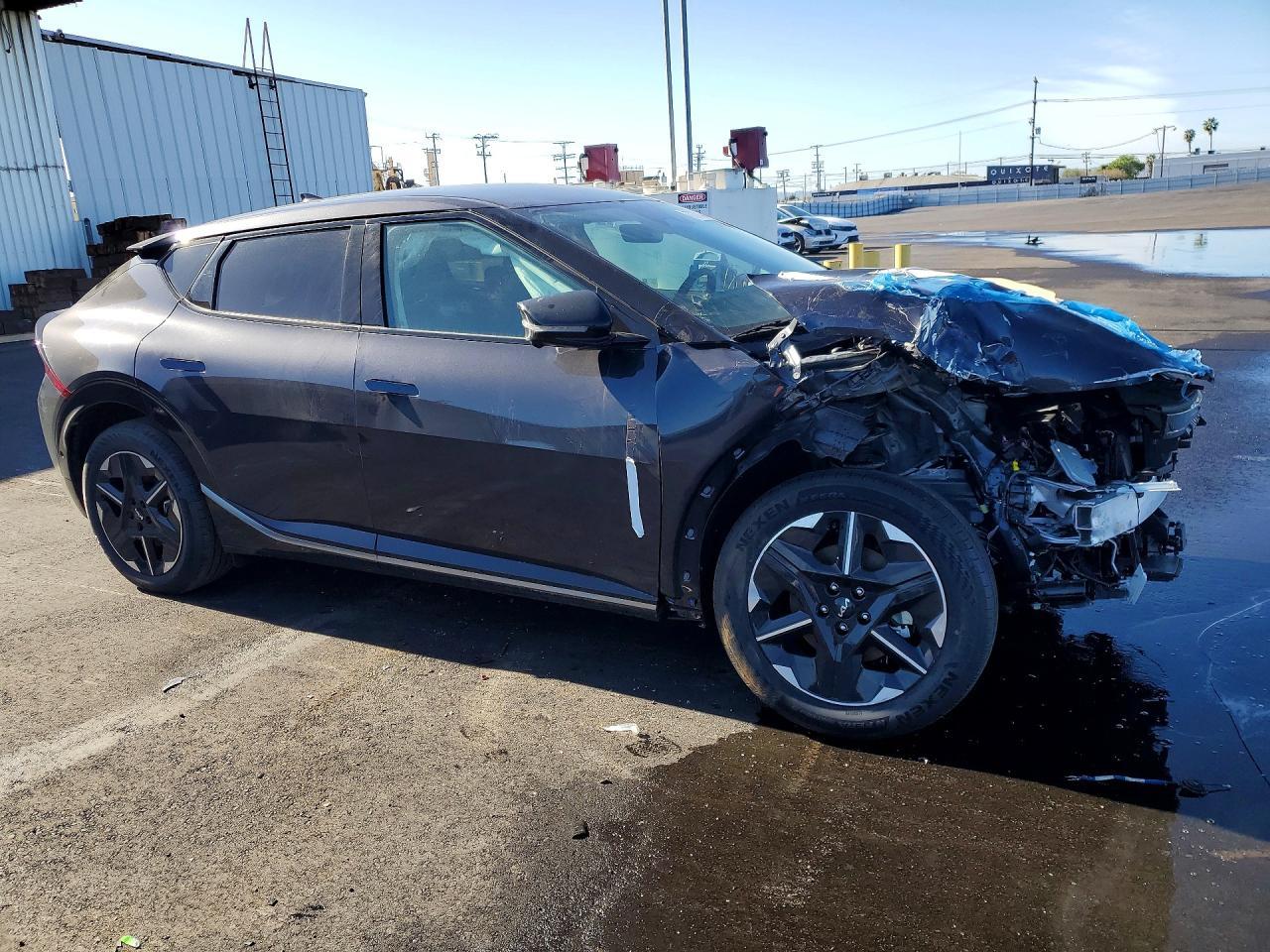 2025 KIA EV6 Light