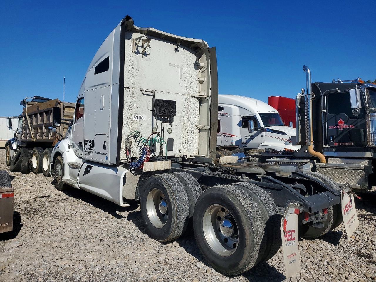 2018 Kenworth T680 Semi Truck