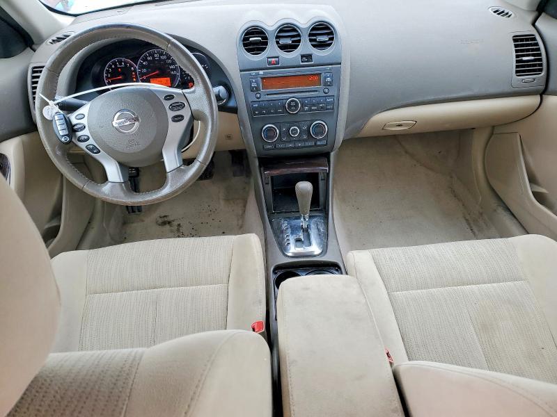 2012 Niss Altima Base