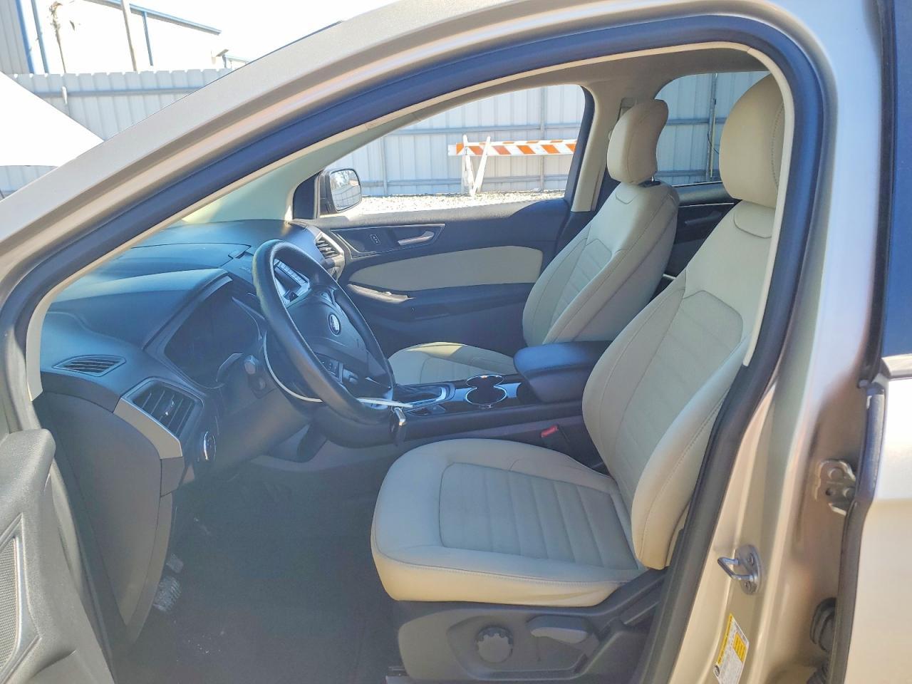 2018 Ford Edge se