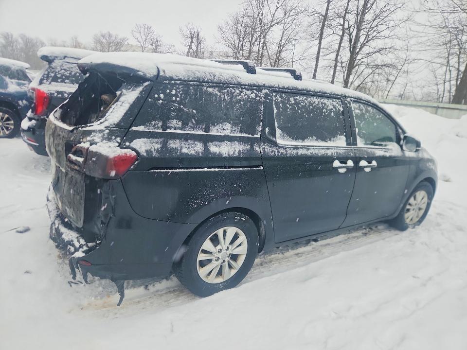 2016 KIA Sedona lx