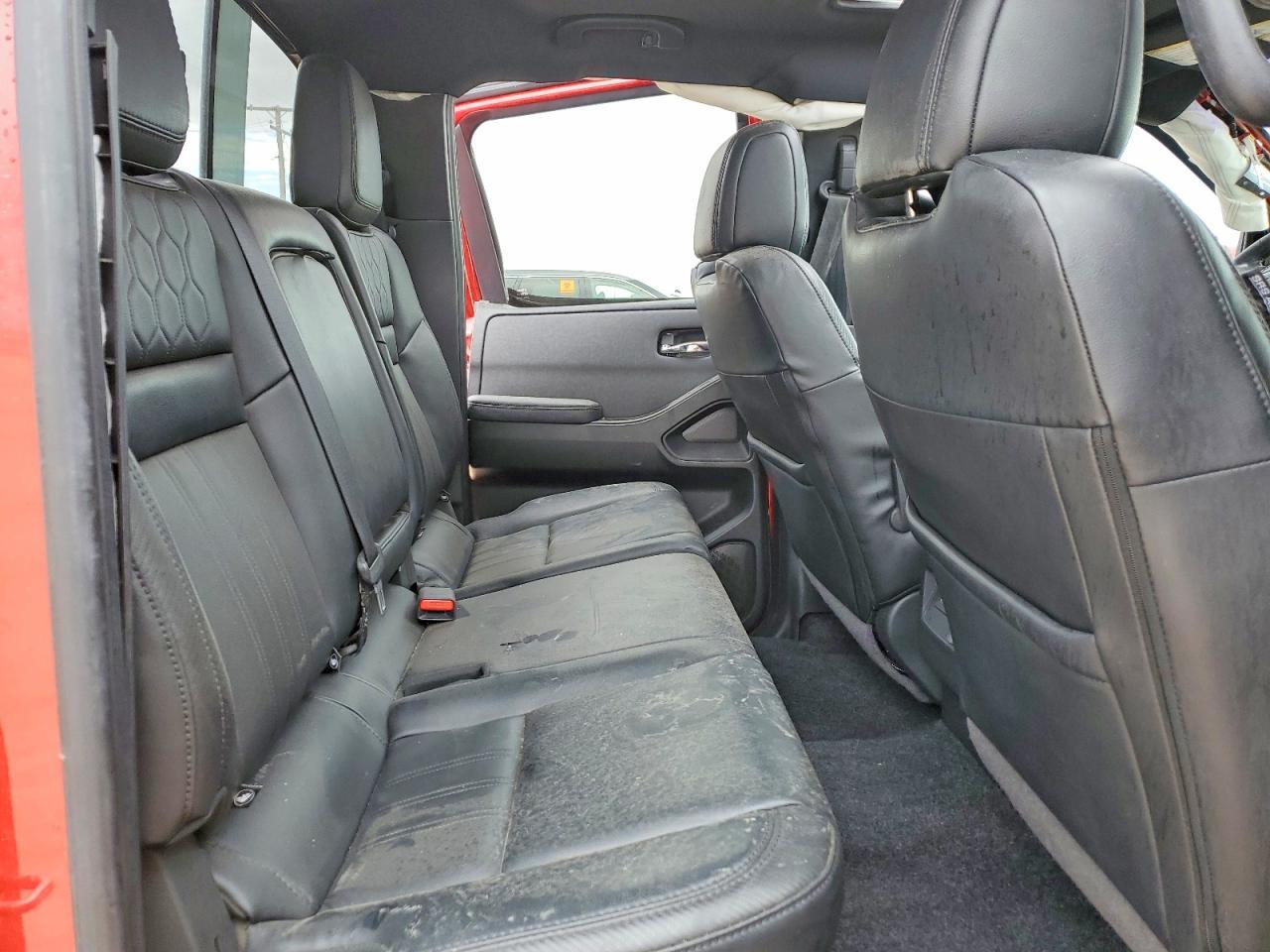2022 Nissan Frontier s