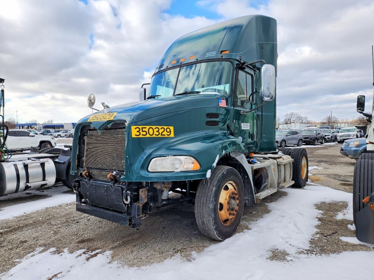 2016 Mack CXU613 Semi Truck