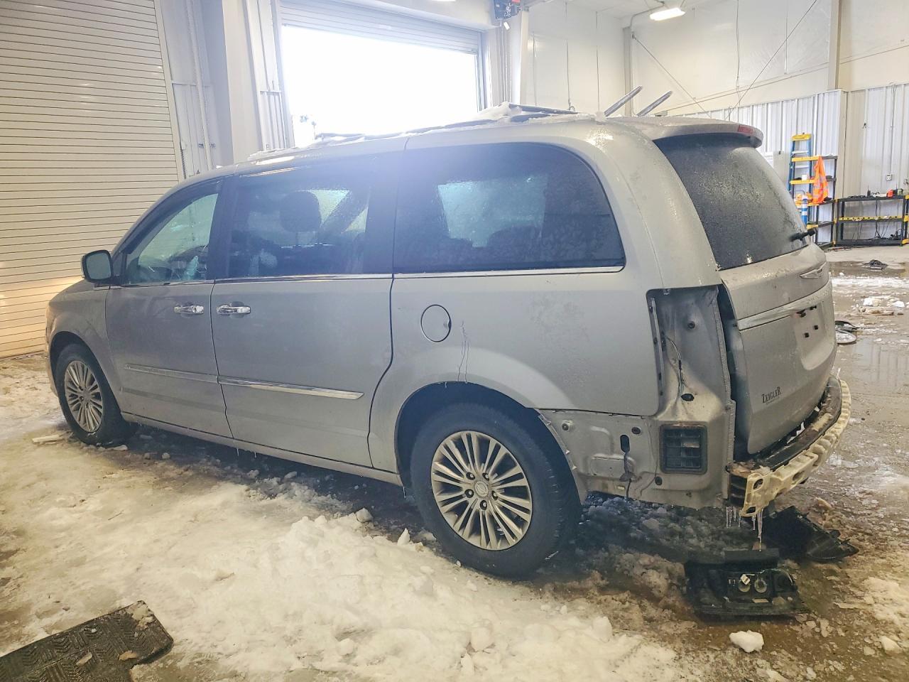 2014 Chrysler Town & Country Touring l