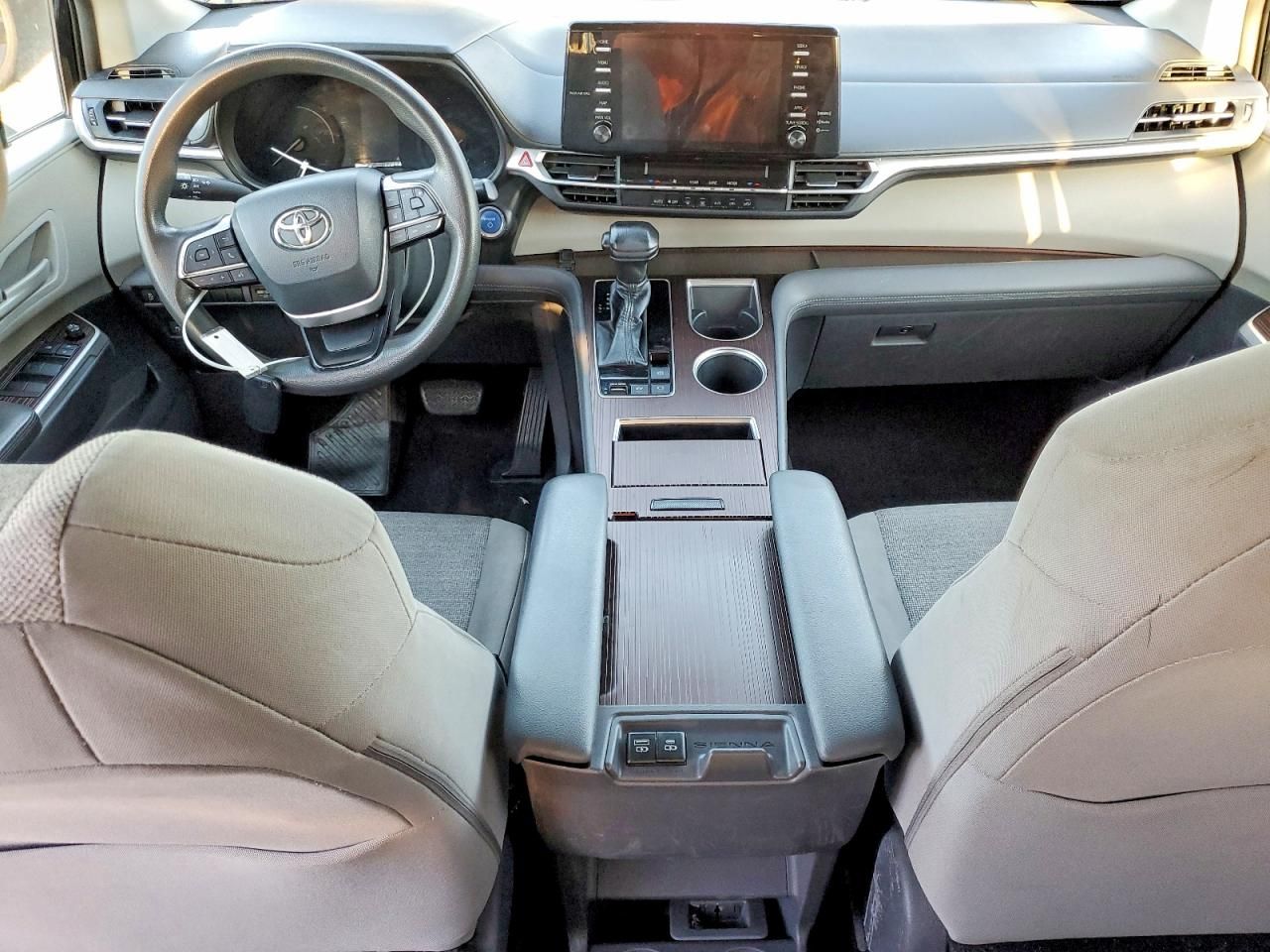 2021 Toyota Sienna le