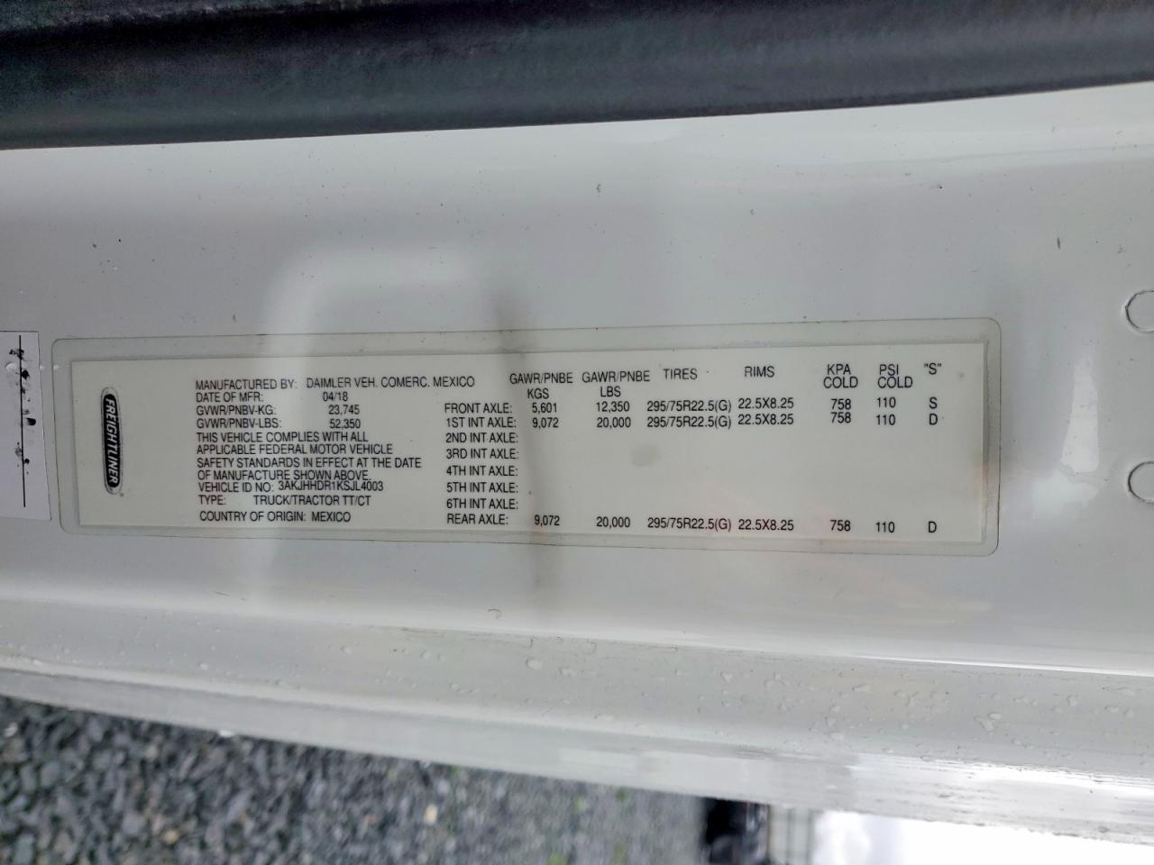 2019 Freightliner Cascadia 126 Semi Truck