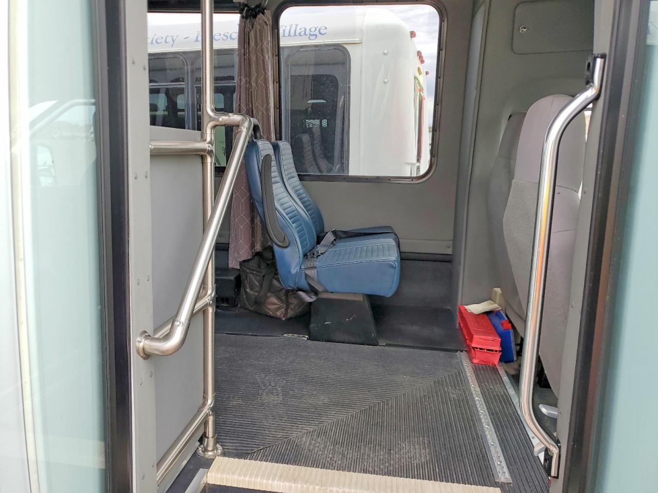 2014 Ford E350 Shuttle Bus
