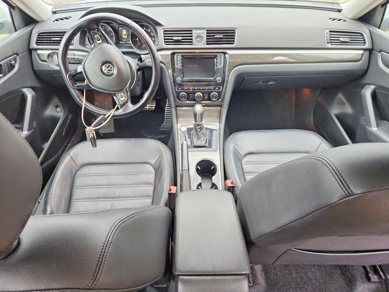 2016 Volkswagen Passat sel