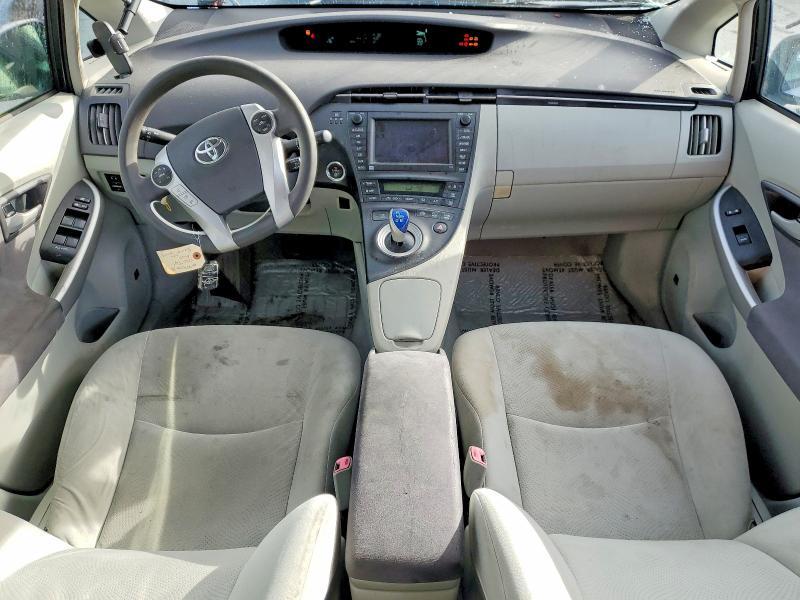 2010 Toyota Prius iii