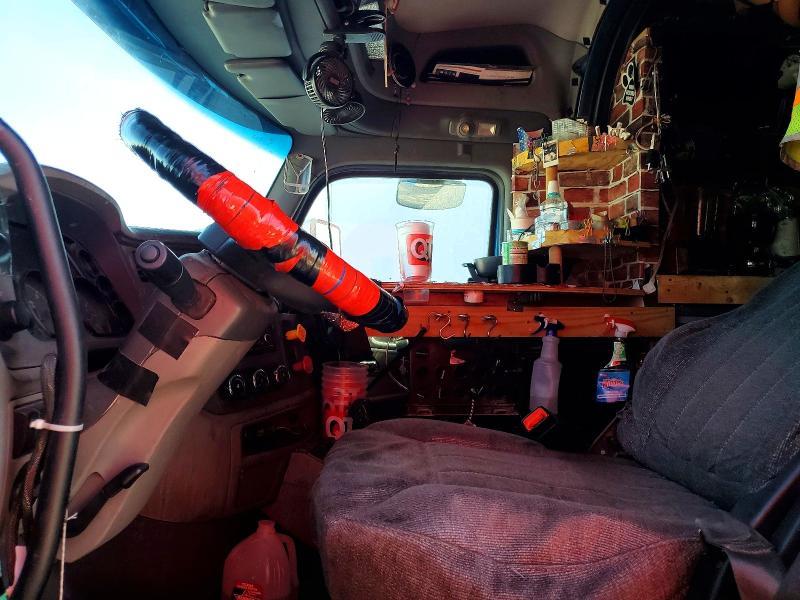 2016 Peterbilt Tractor 579-Semi Truck