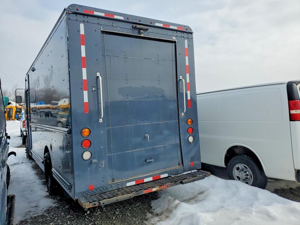 2021 Freightliner Chassis m Line Walk-in van