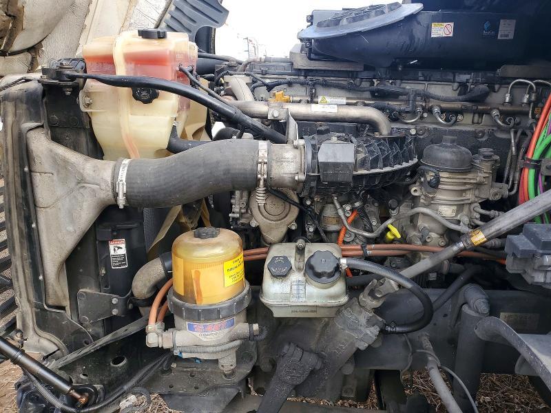 2018 Freigliner 2018 Freightliner Cascadia 125 Semi Truck