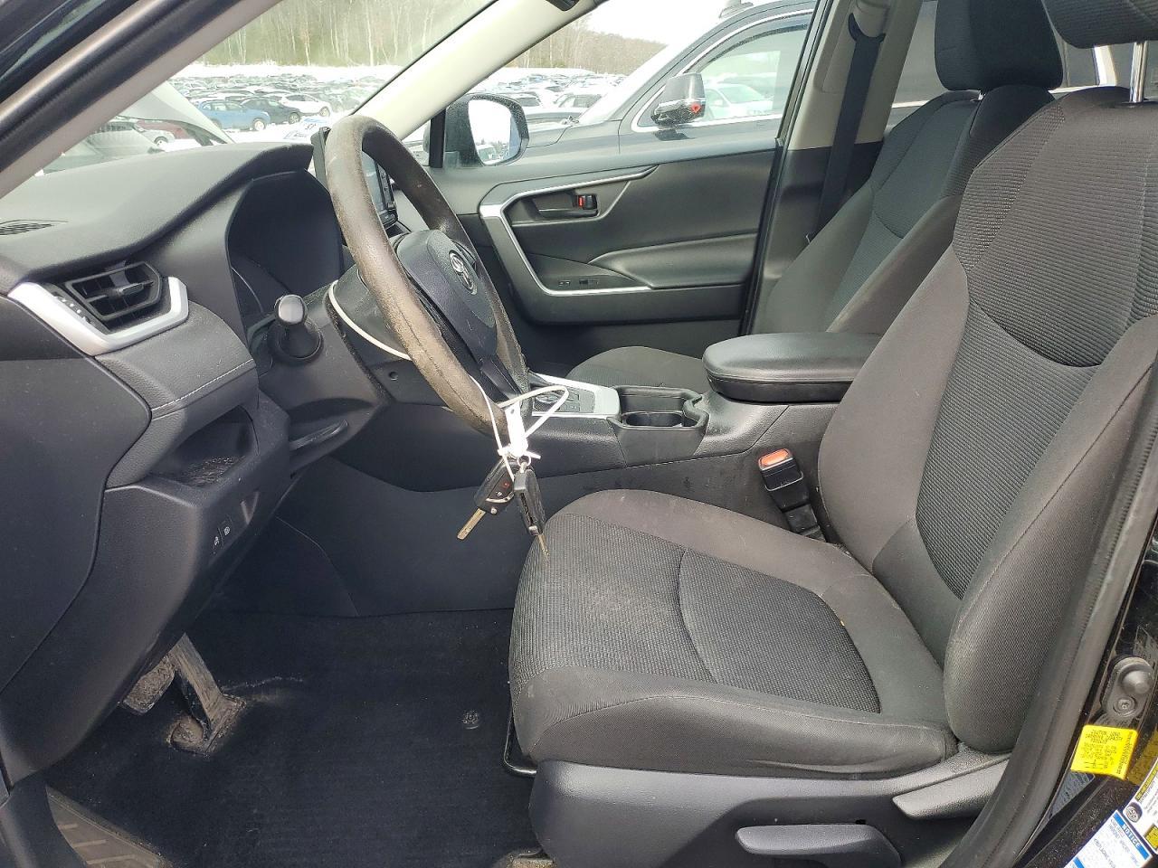 2020 Toyota Rav4 le