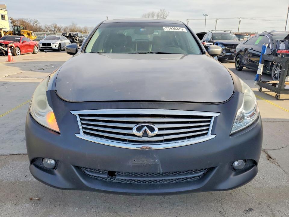 2015 Infinity Q40