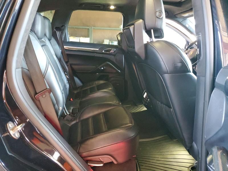 2014 Porsche Cayenne Turbo