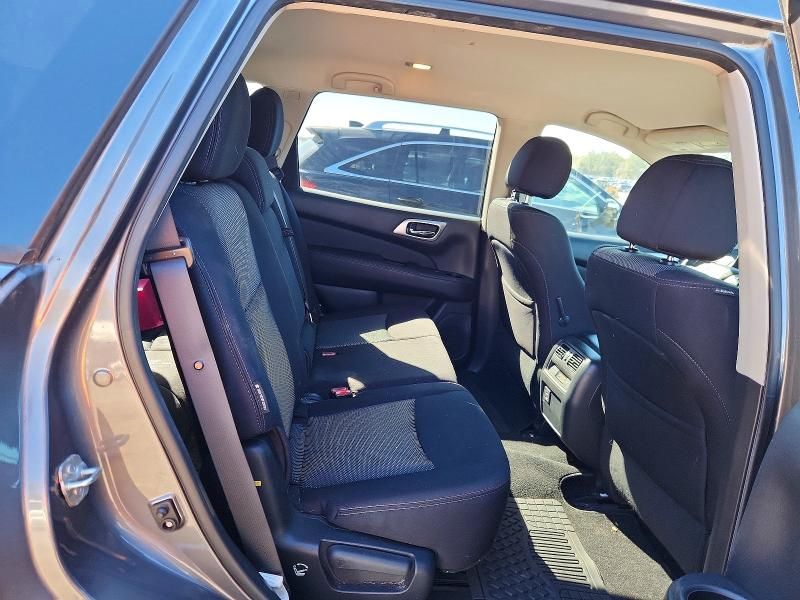 2018 Nissan Pathfinder s