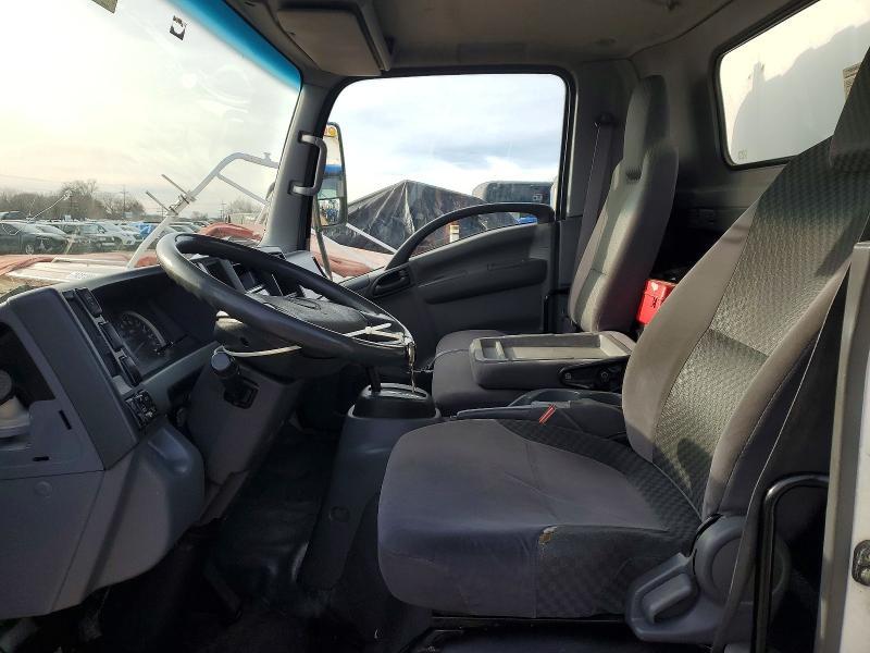 2015 Isuzu Npr hd box Truck