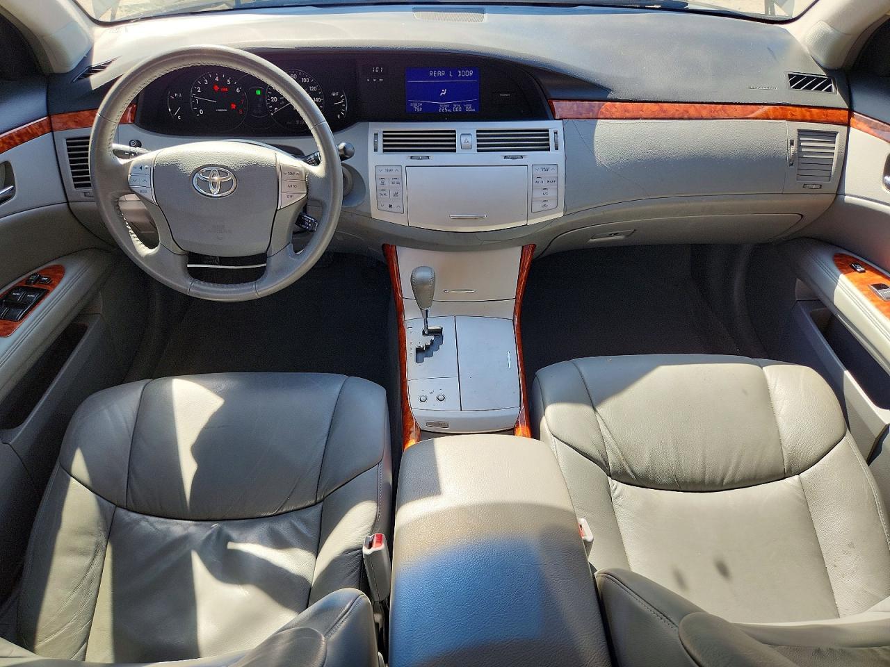 2005 Toyota Avalon xl