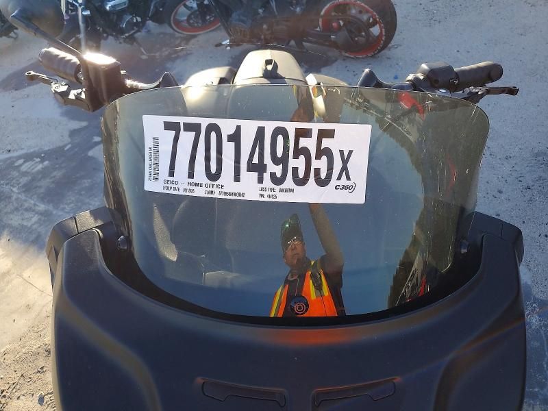 2023 Indian Motorcycle Co. Challenger Dark Horse