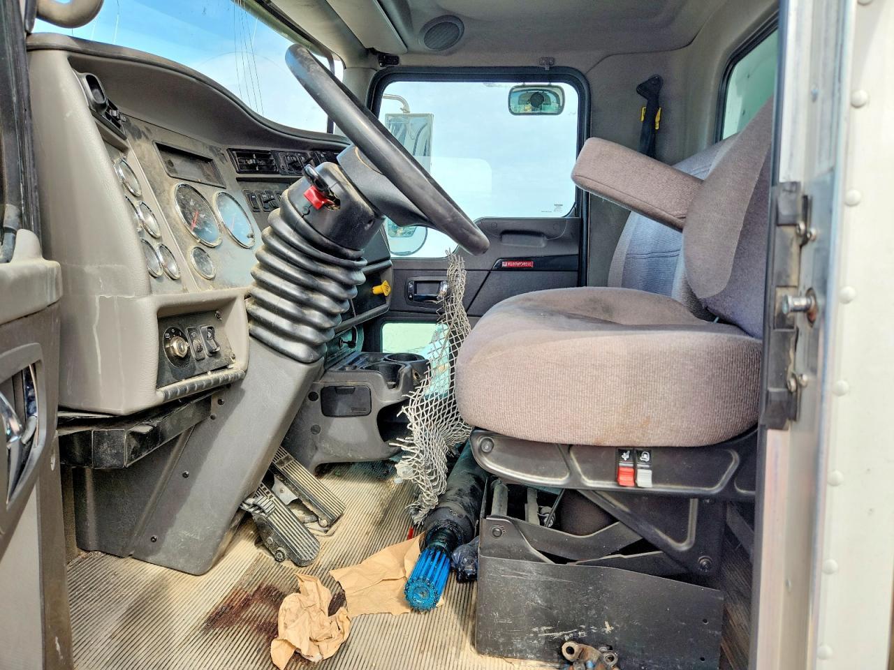 2023 Kenworth 548CH BOX Truck
