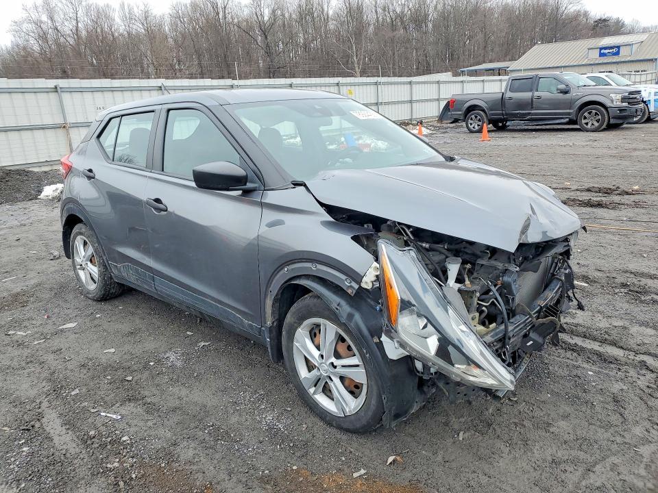 2020 Nissan Kicks s