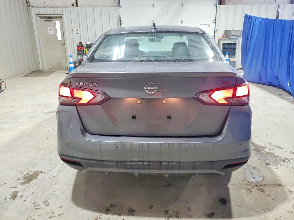 2024 Nissan Versa sr