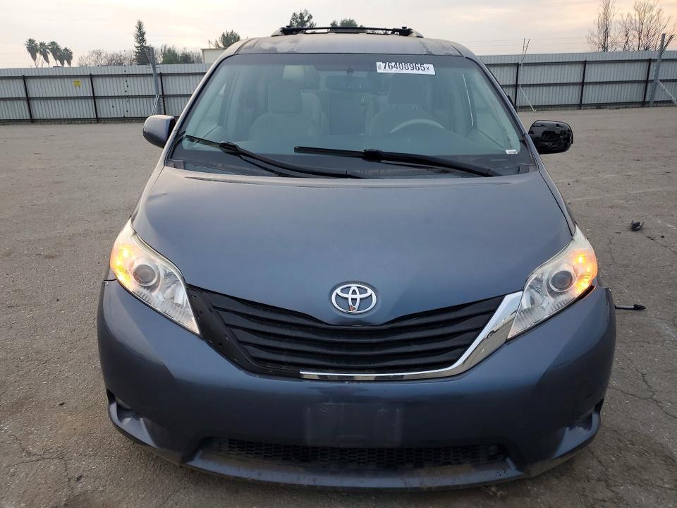 2014 Toyota Sienna le