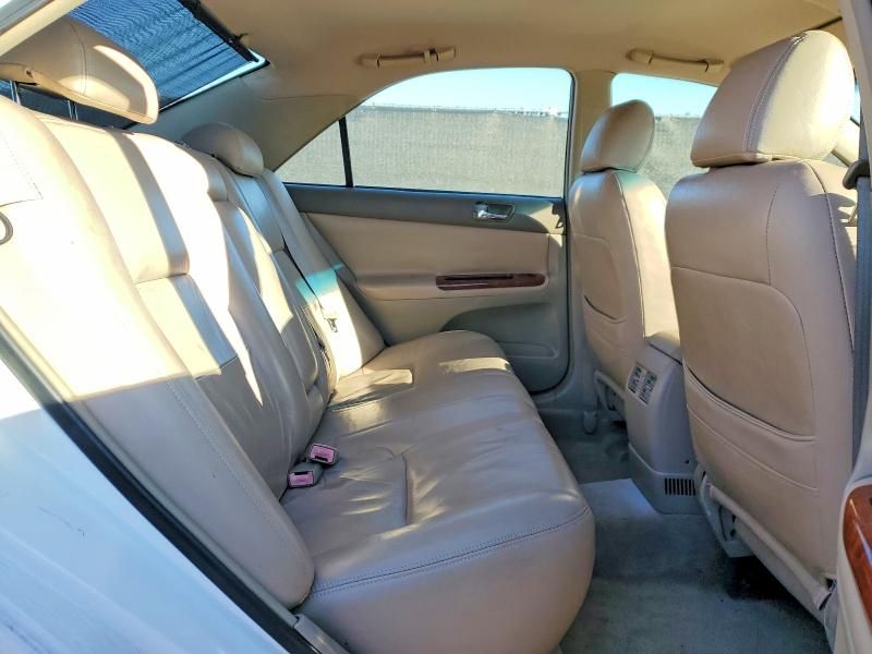 2004 Toyota Camry le