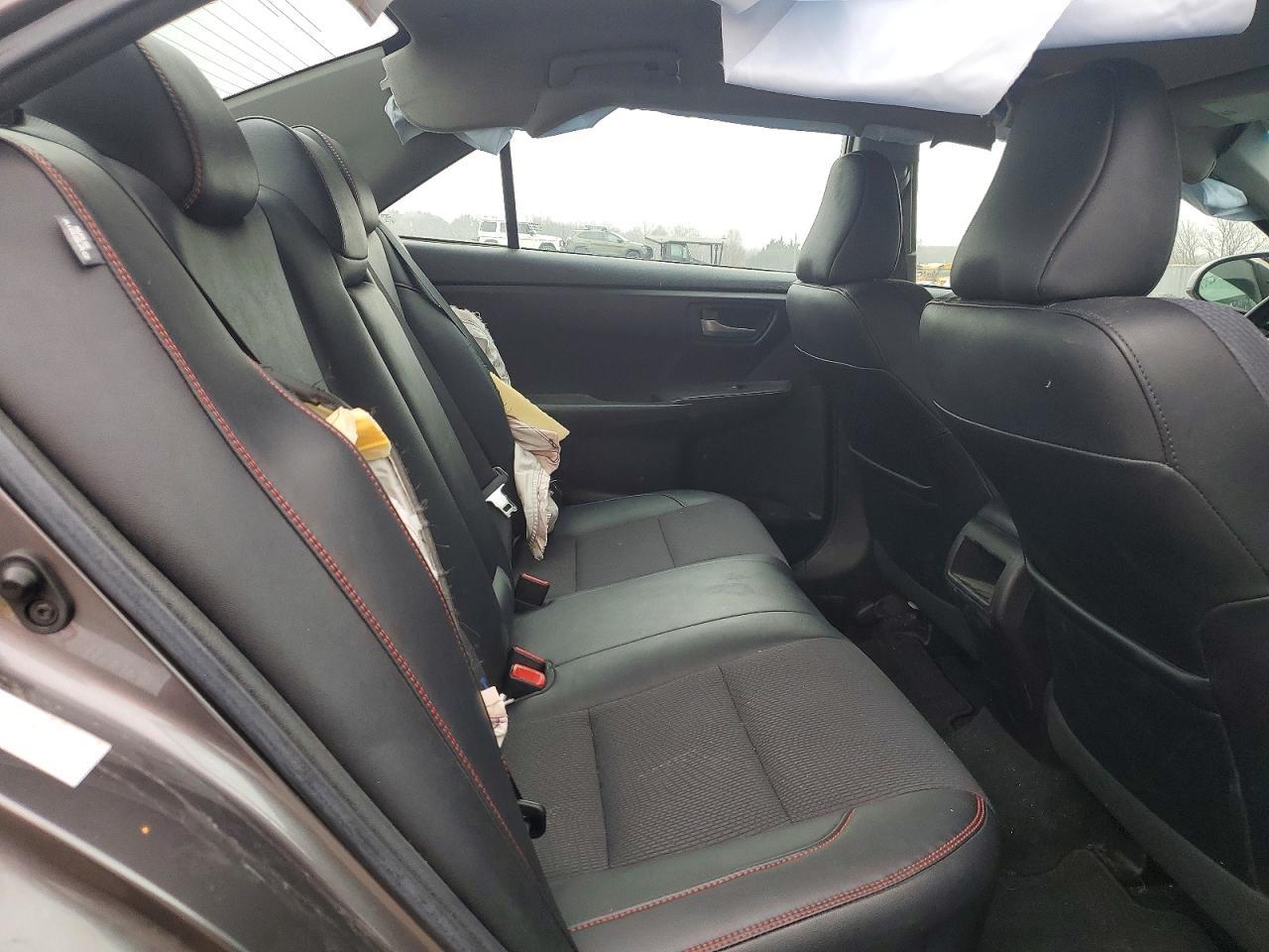 2016 Toyota Camry le