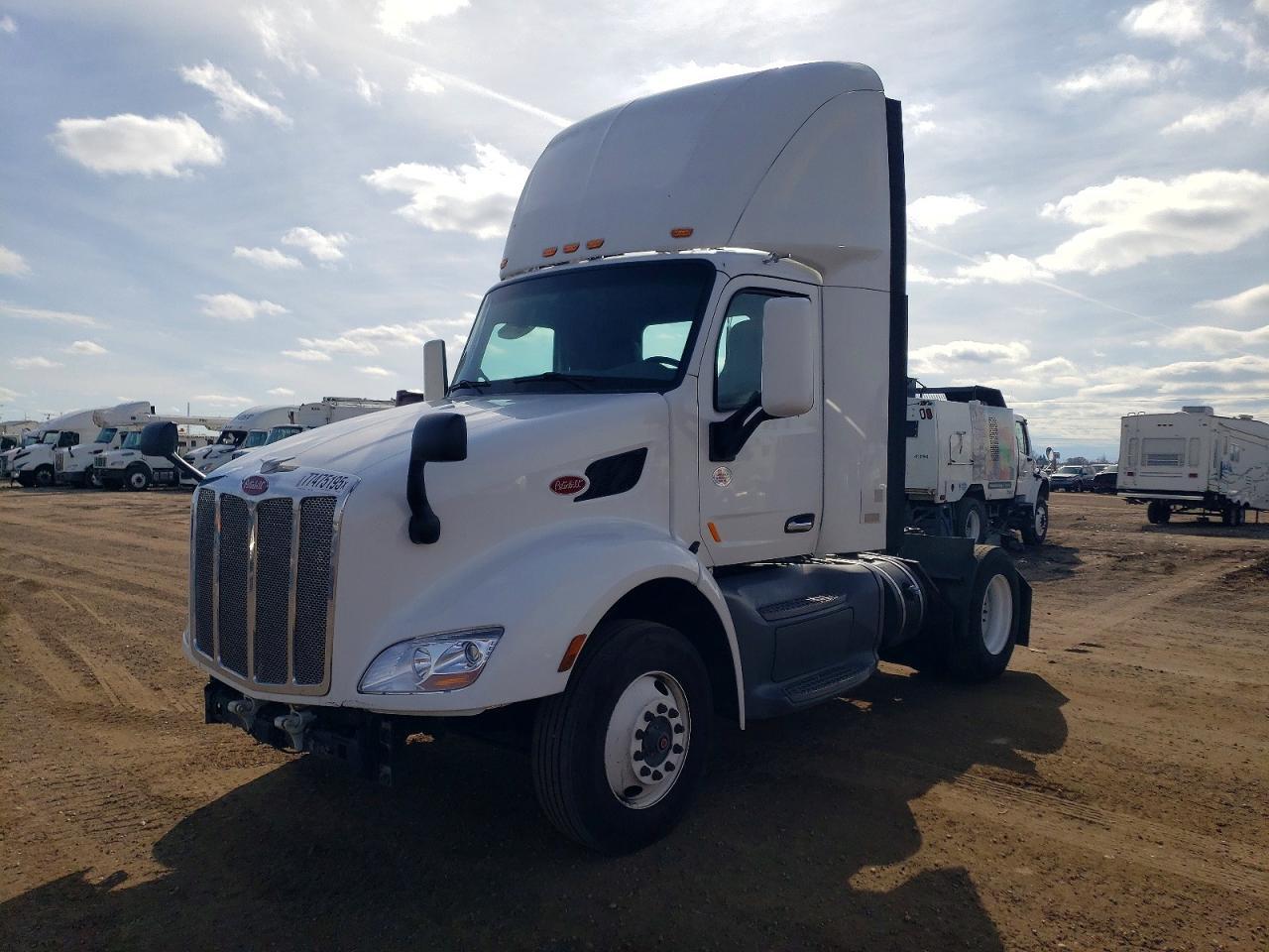2019 Pntw 579-Semi Truck