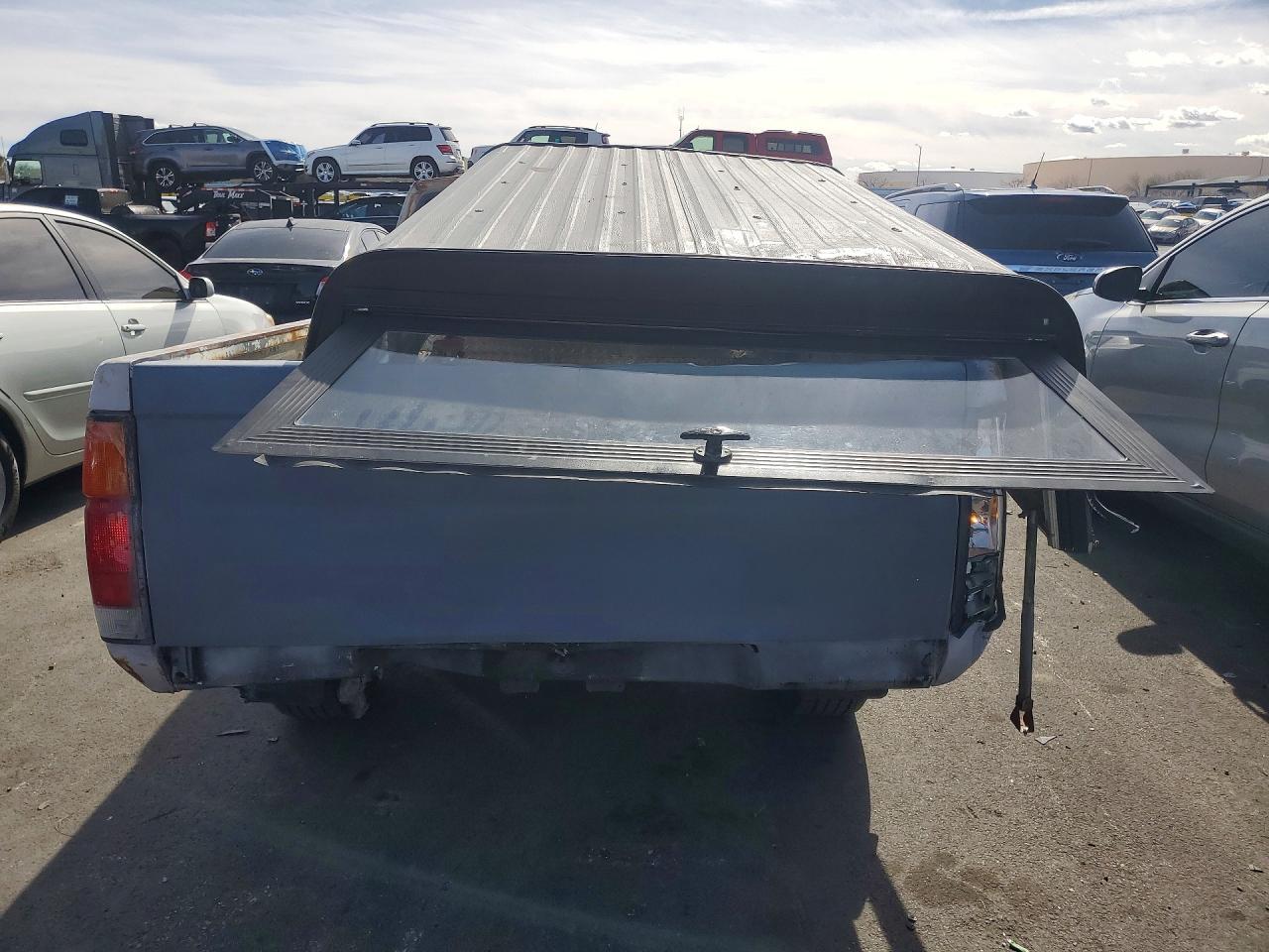 1990 Nissan D21 Long BED