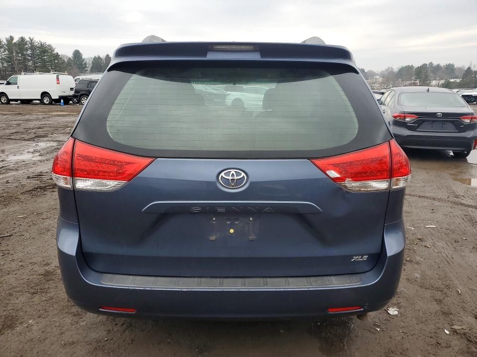 2013 Toyota Sienna xle