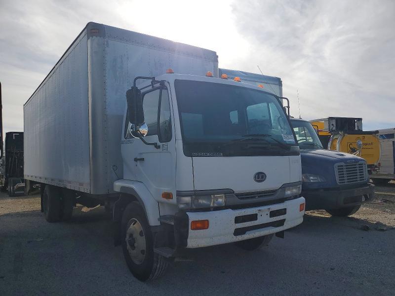 2004 Nissan Diesel 2004 UD UD2600 BOX Truck