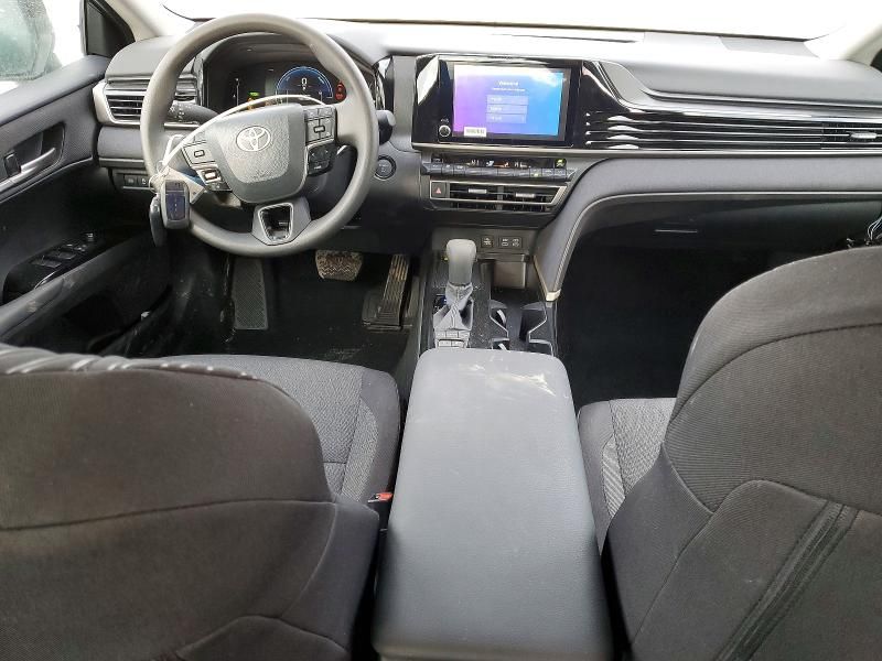 2025 Toyota Camry le