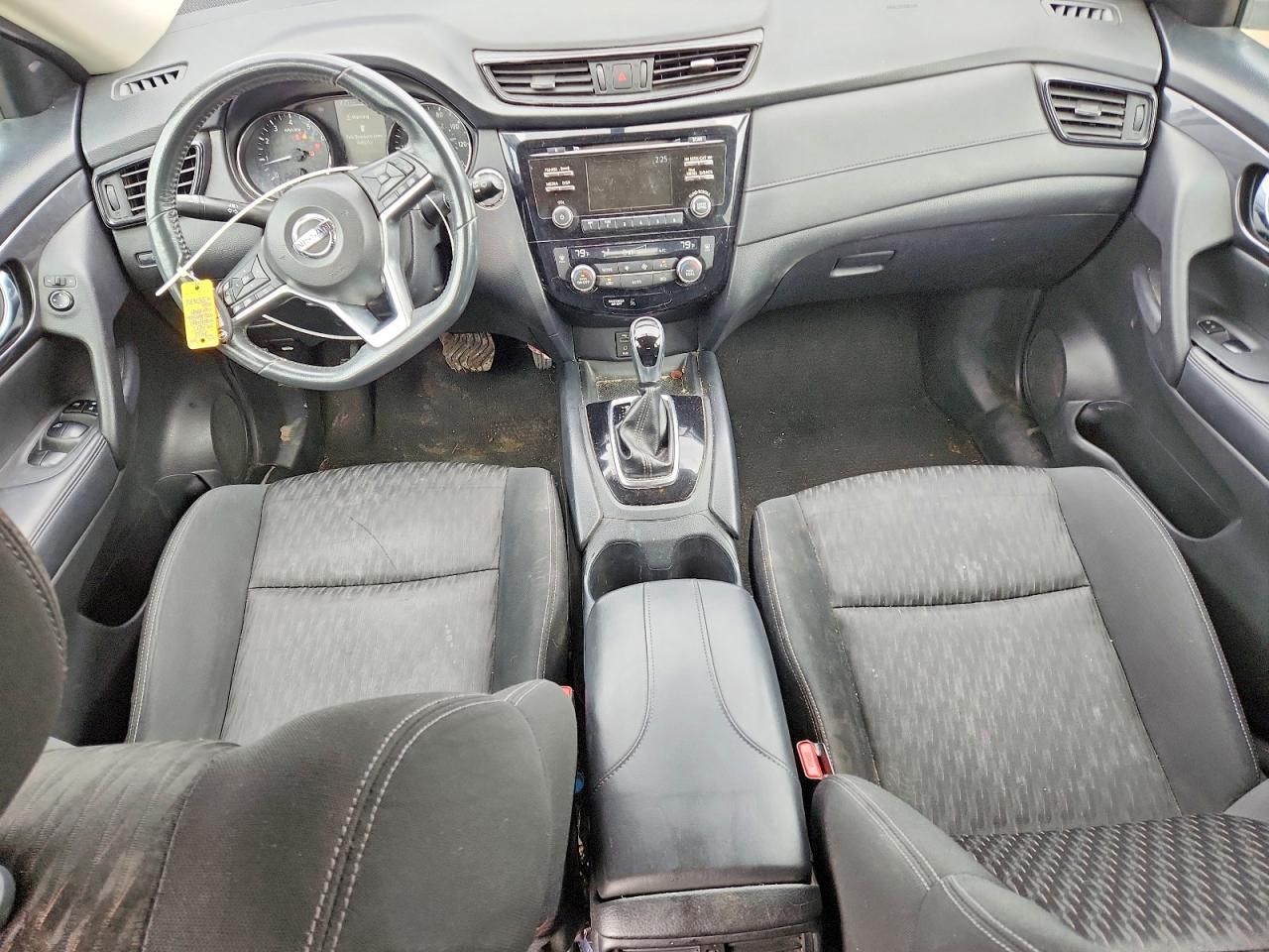 2017 Nissan Rogue sv