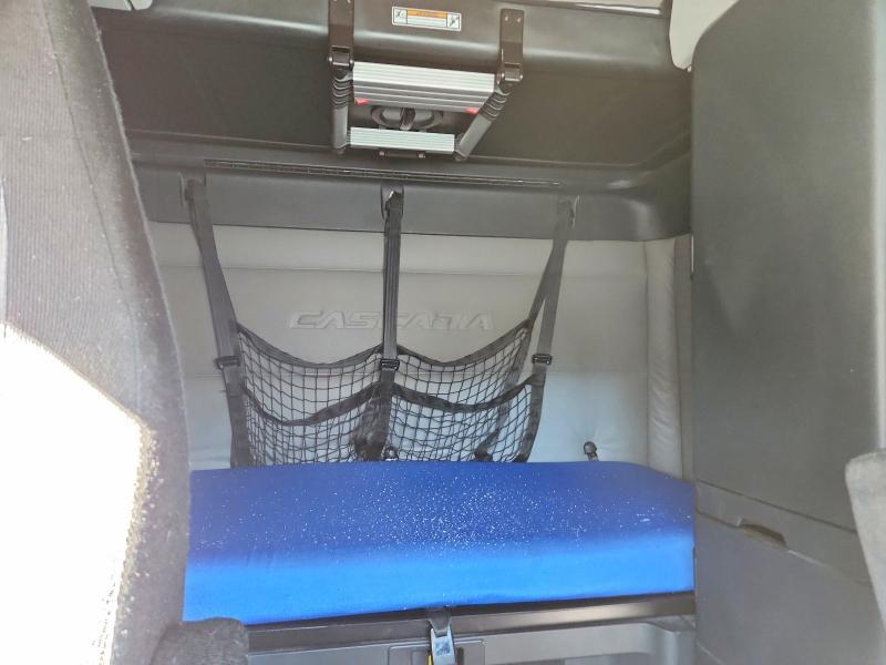 2018 Freigliner 2018 Freightliner Cascadia 126 Semi Truck