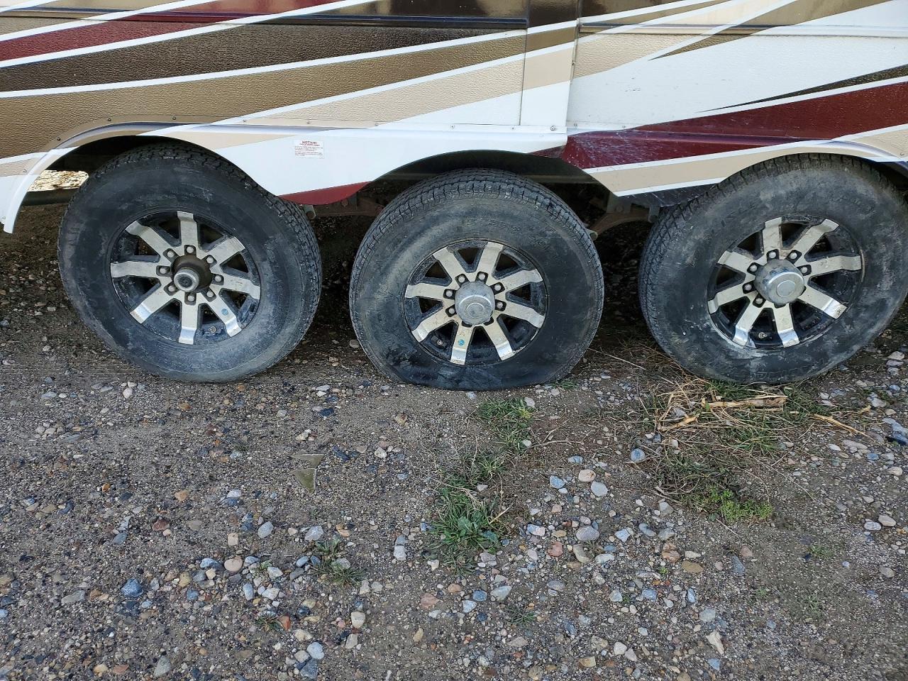 2012 Dutchmen Travel 2012 Dutchmen Voltage Camper