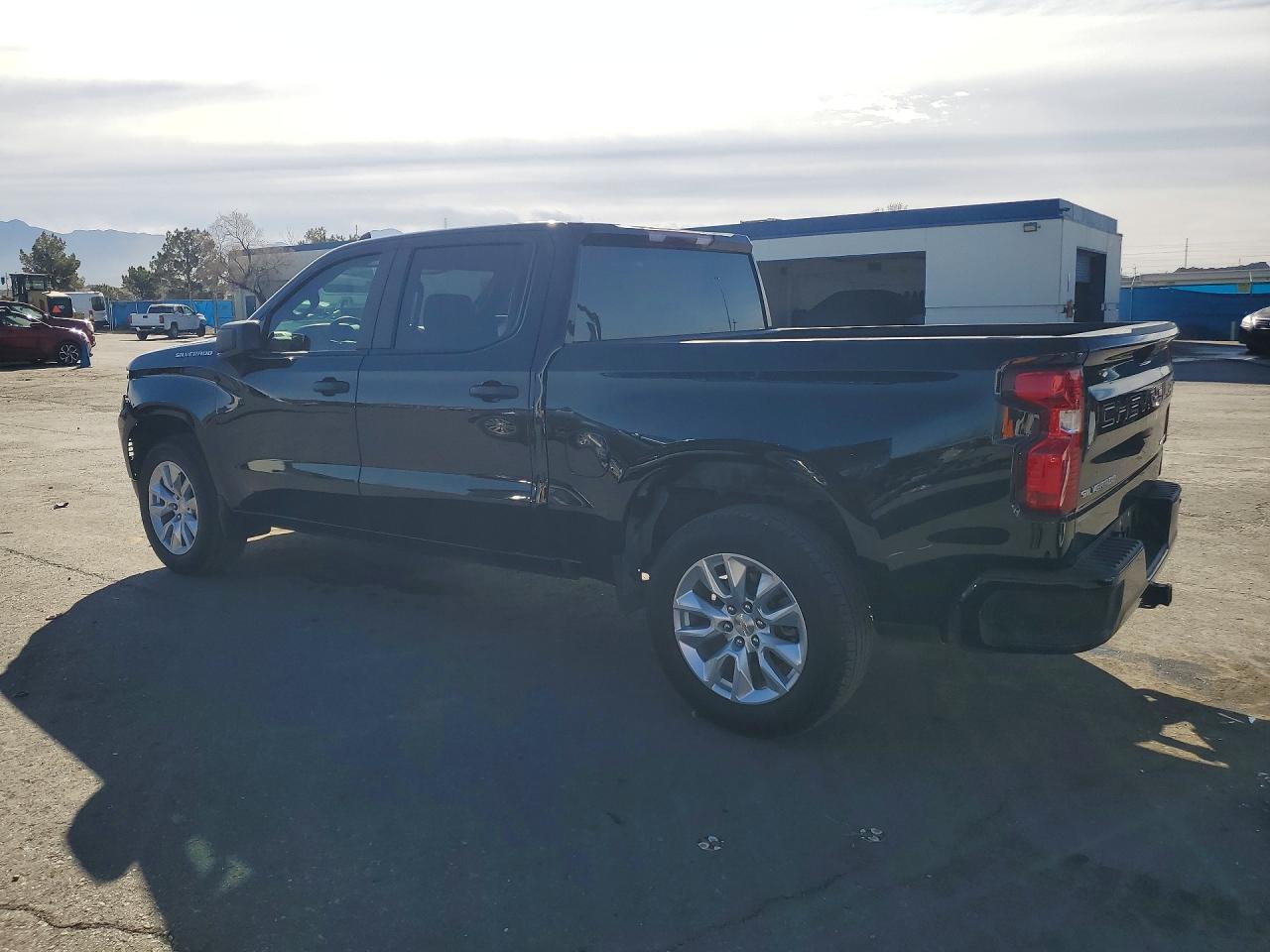 2025 Chevrolet Silverado C1500 Custom