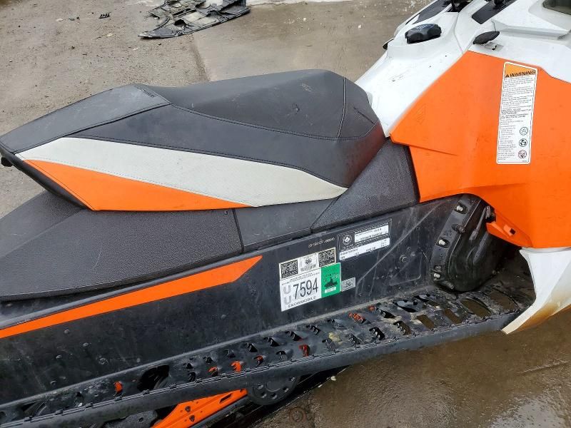 2015 Skidoo Renegade 600