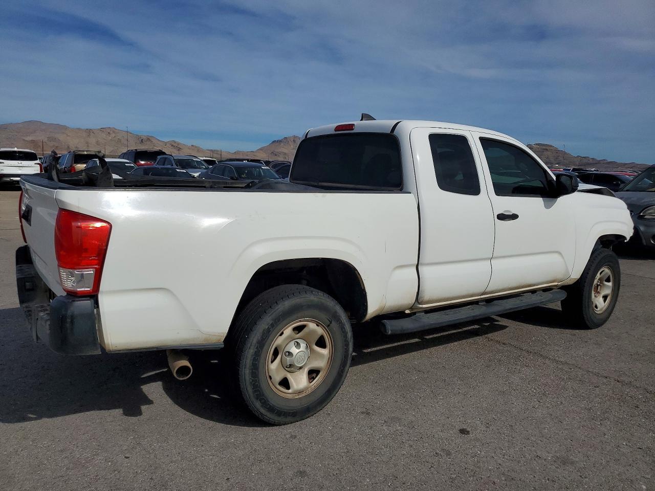 2017 Toyota Tacoma sr